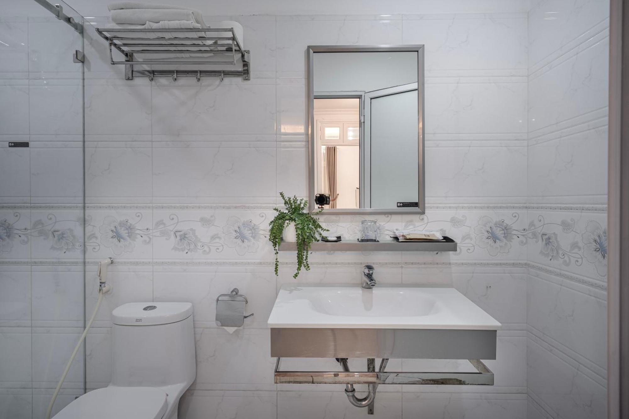 그레이스 호텔 Grace Hotel & Residence Hanoi Esterno foto